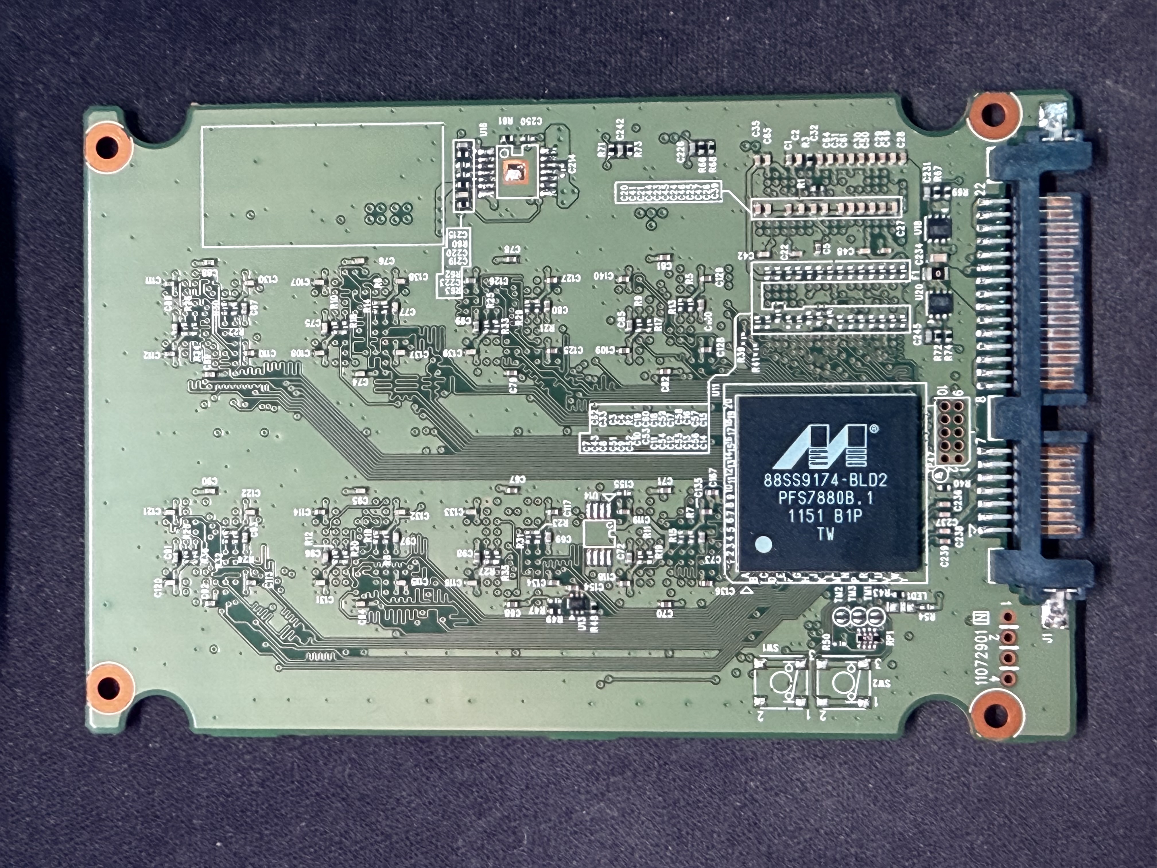 Plextor PX-128M3P 背面 Marvell 主控